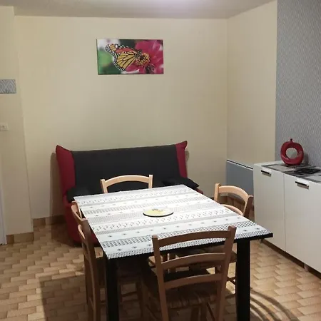 Apartament Lara 1 - Grand T2 Loggia Sans Vis-a-vis Parking - Pres Centre-port, Ile Des Loisirs, Richelieu *