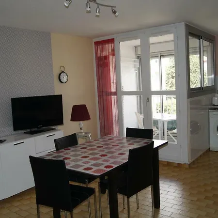 Lara 1 - Grand T2 Loggia Sans Vis-a-vis Parking - Pres Centre-port, Ile Des Loisirs, Richelieu Apartament